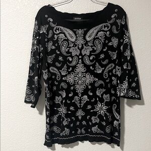 Avenue Black and White Paisley Tunic Blouse with Bling Embellishments Size 18/20
